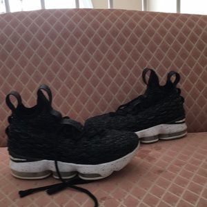 Lebron 15 Oreos / size 7 / boys